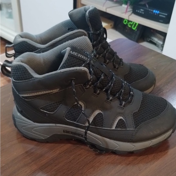 Merrell Kid's Oakcreek Mid Lace Waterproof Hiking Boot - Picture 2 of 9